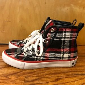 Tommy Hilfiger hero.